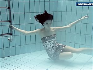 showing bright udders underwater makes everyone ultra-kinky
